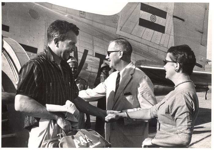 Dave Brubeck greeted at the airport by Rachel and John Wiggin (India)